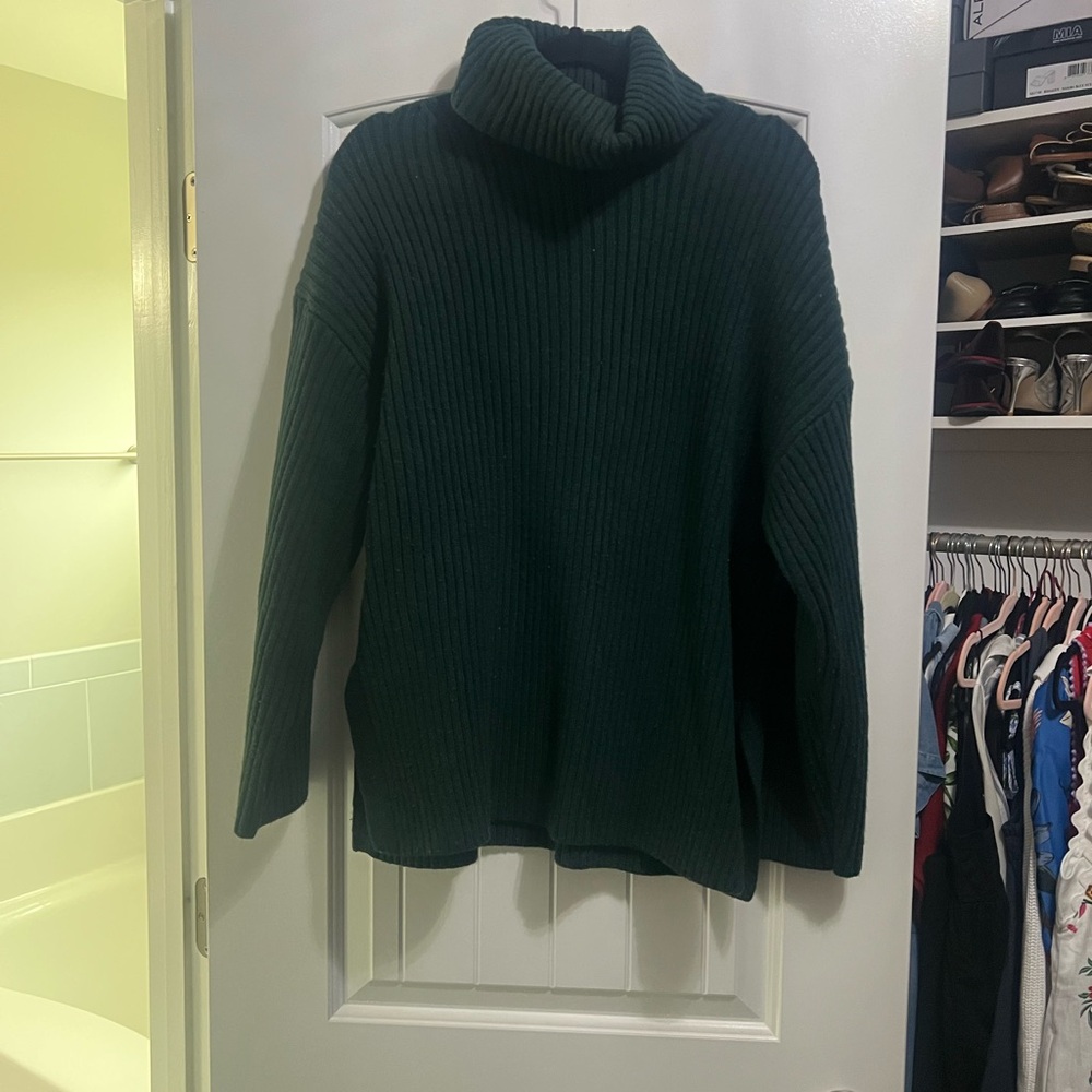 H&M Dark Green Oversized Ribbed Turtleneck Sweater